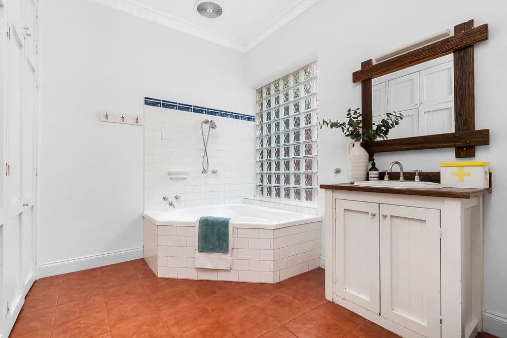 4 Bell Street, Brunswick VIC 3056, Brunswick - Thumbnail 4