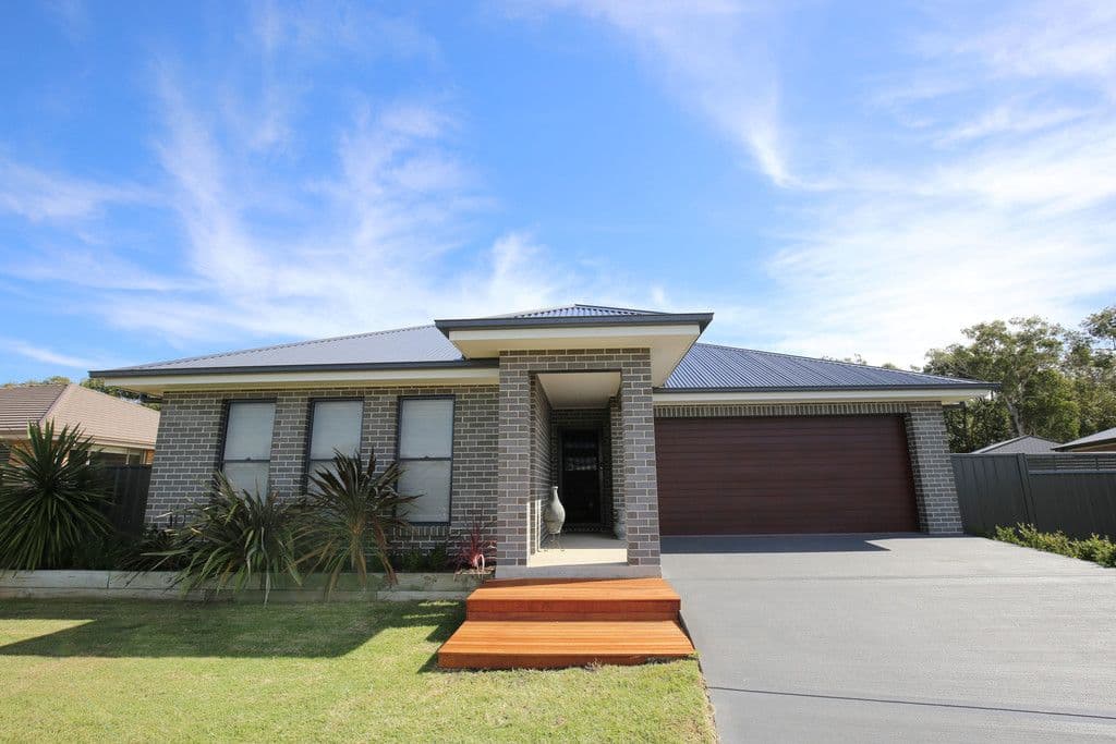 37 Martin Circuit, Tea Gardens - Image 1