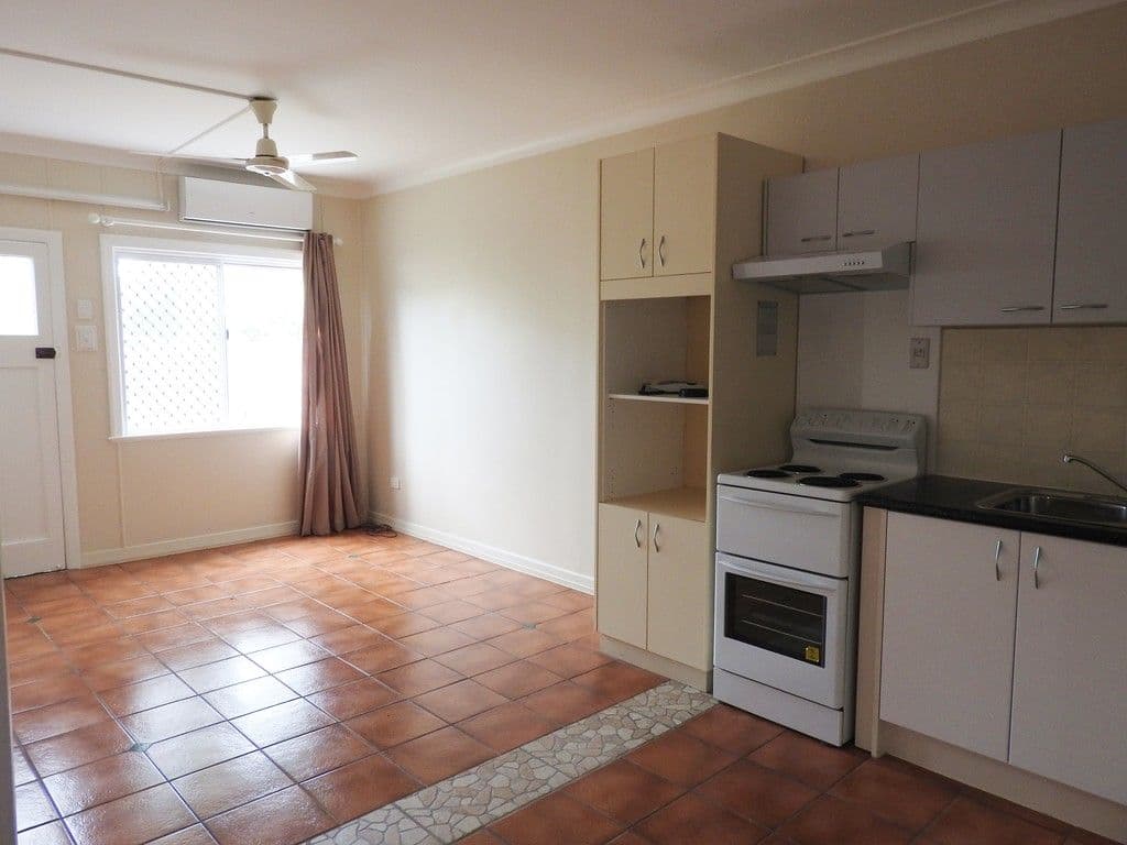 2/11 Burton Street, Mysterton QLD 4812, Mysterton - Thumbnail 3