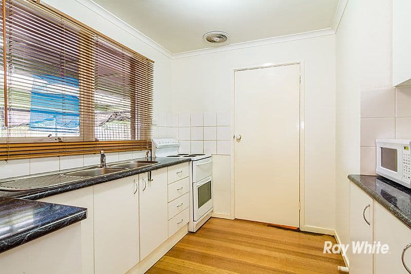 17 Arnold Street, Cranbourne VIC 3977, Cranbourne - Thumbnail 5