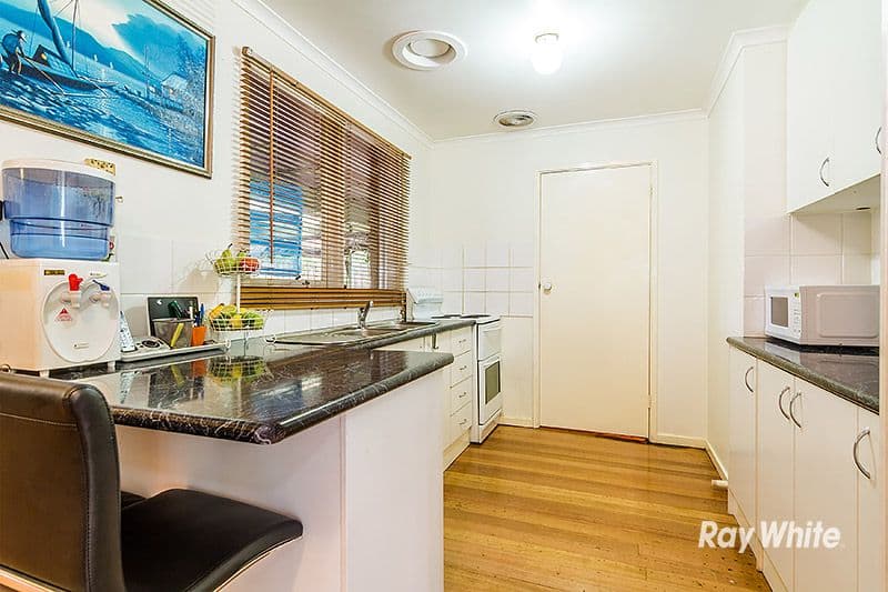 17 Arnold Street, Cranbourne VIC 3977, Cranbourne - Thumbnail 2