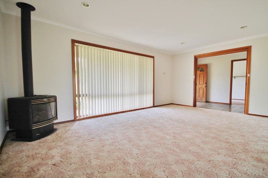 8 Back Creek Road, Young - Thumbnail 3