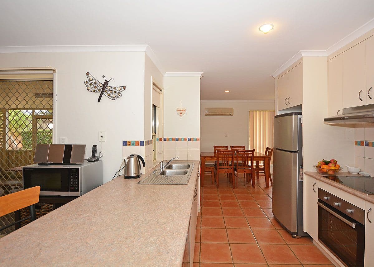 14 Rankin Street, Point Vernon QLD 4655, Point Vernon - Thumbnail 4