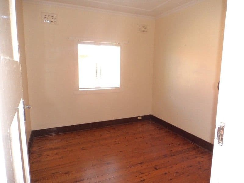 38 Combermere Street, Goulburn NSW 2580, Goulburn - Thumbnail 3