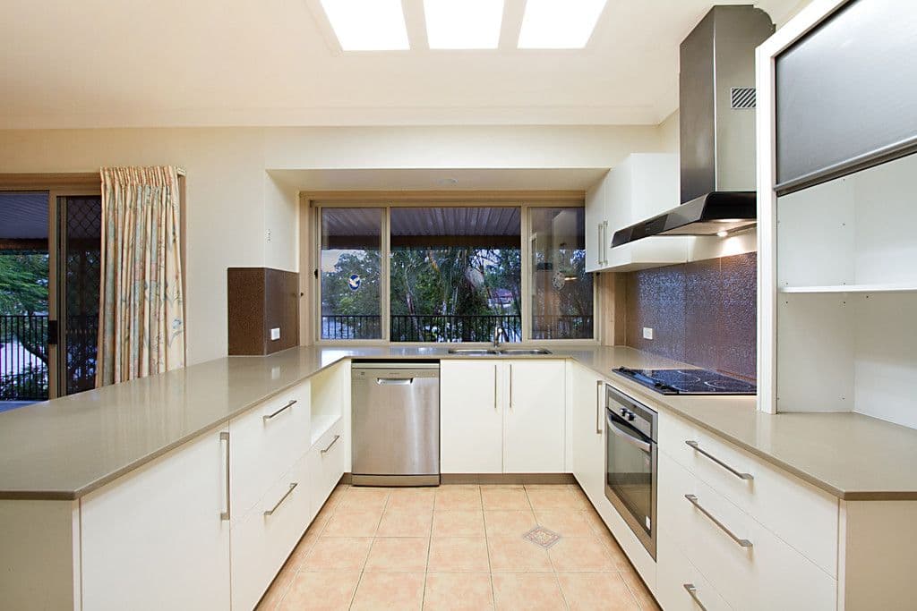 19 Long Island Court, Mermaid Waters QLD 4218, Mermaid Waters - Thumbnail 3