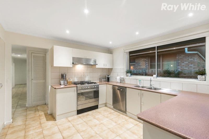 28 Burlington Crescent, Wantirna VIC 3152, Wantirna - Thumbnail 8