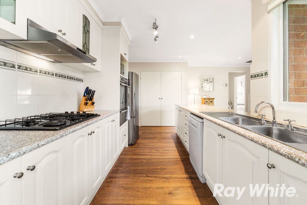6 Grady Close, Mill Park VIC 3082, Mill Park - Thumbnail 2