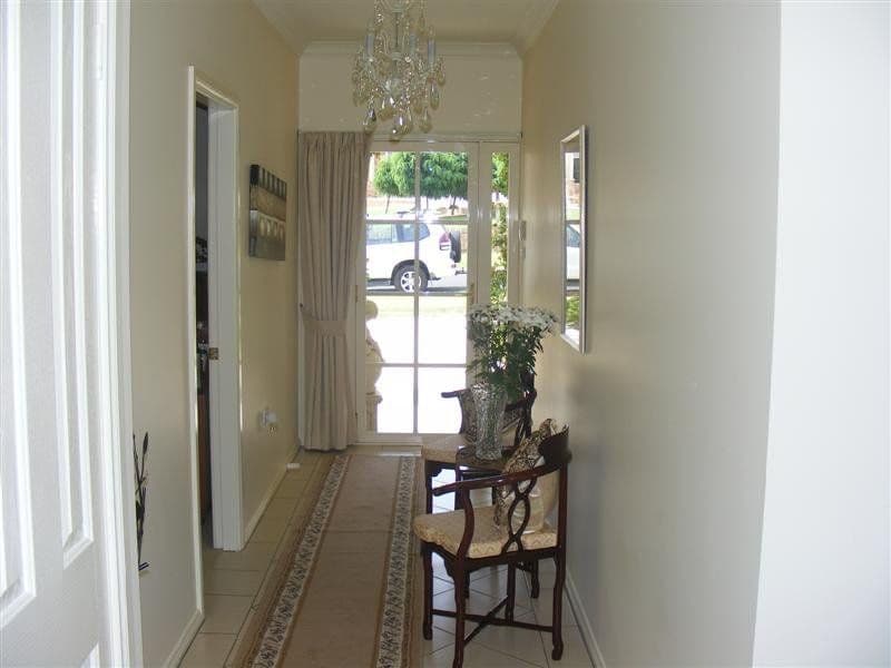 22 Acacia Circuit, Cowra - Thumbnail 2