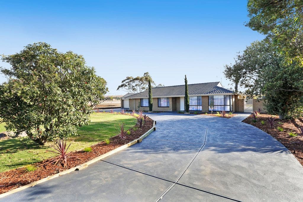 340 Heales Road, LARA VIC 3212, Lara - Thumbnail 2