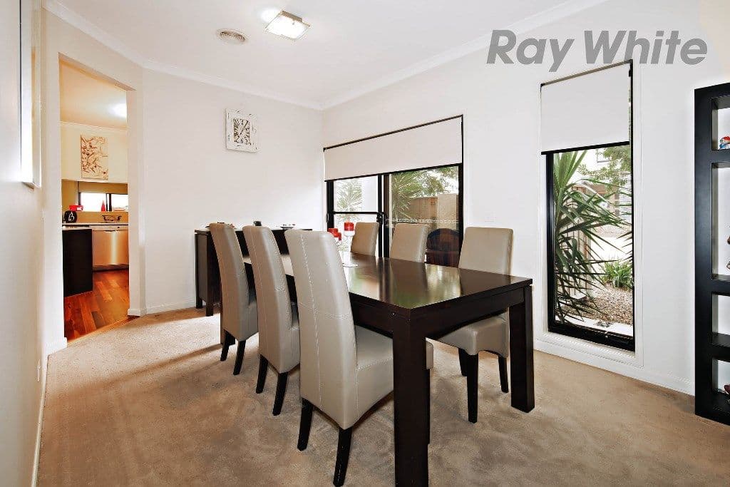 43 Vaucluse Boulevard, Point Cook VIC 3030, Point Cook - Thumbnail 4