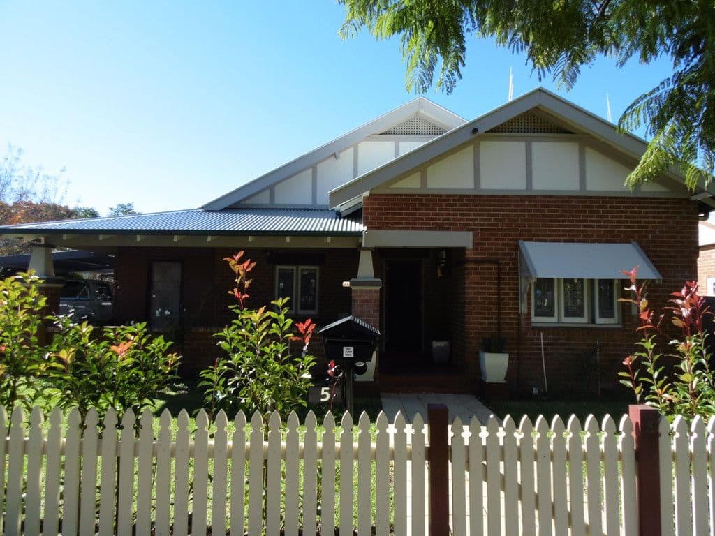 5 Bollinger Street, Parkes - Image 1