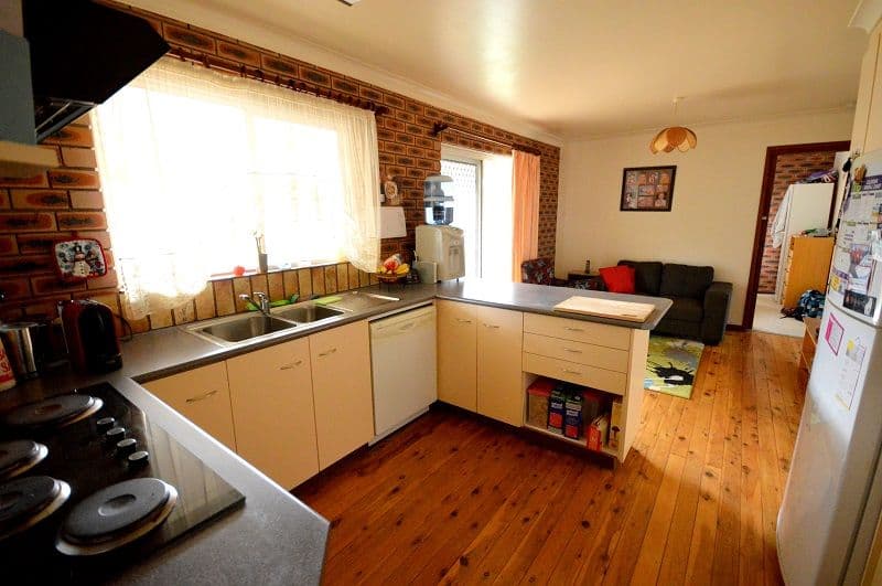 4 Sidlowe Place, Cowra - Thumbnail 2