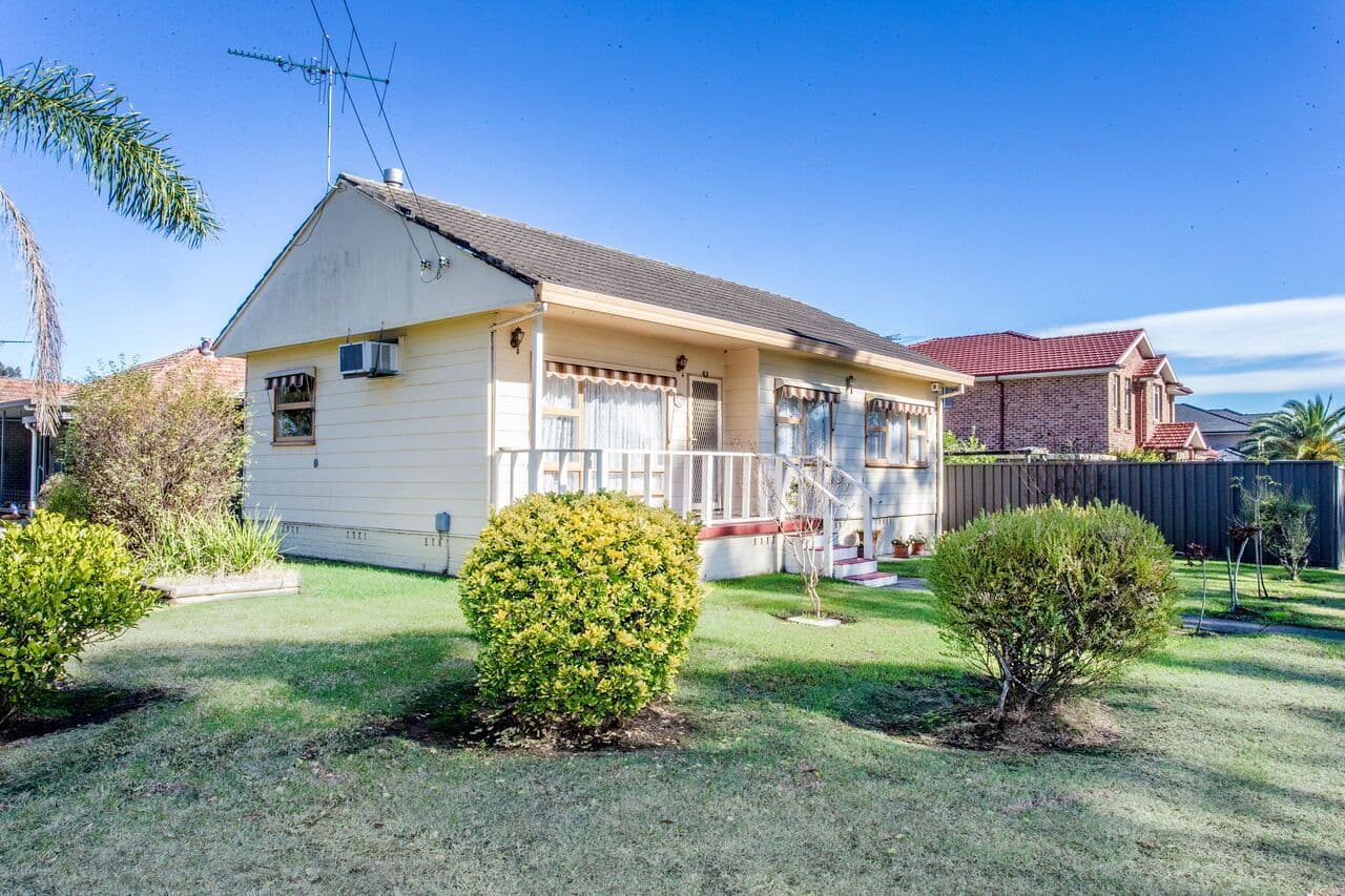 1 O'Brien Road, Londonderry - Image 1
