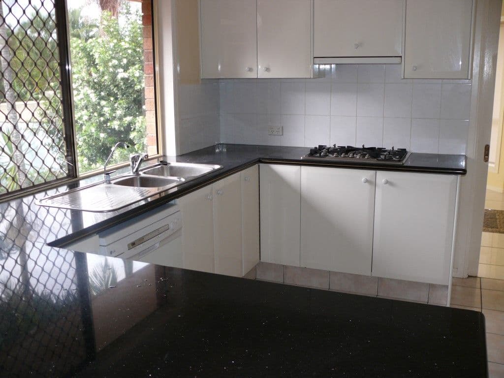 16 Gippsland Drive, Helensvale QLD 4212, Helensvale - Thumbnail 3