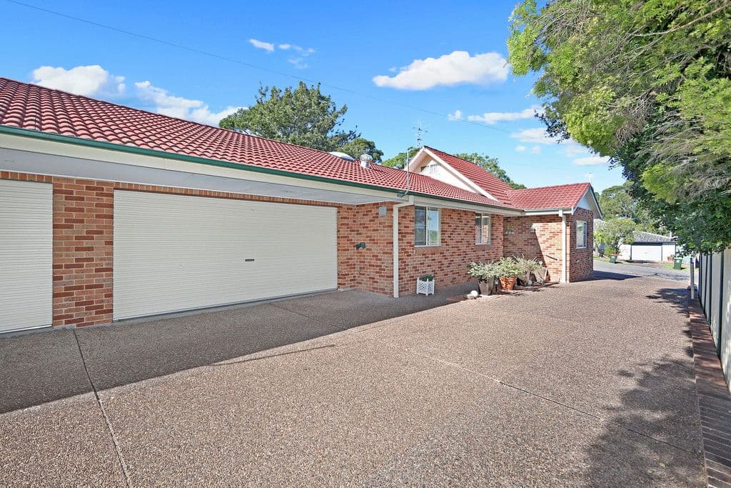 21 Talara Avenue, Bateau Bay NSW 2261, Bateau Bay - Image 1