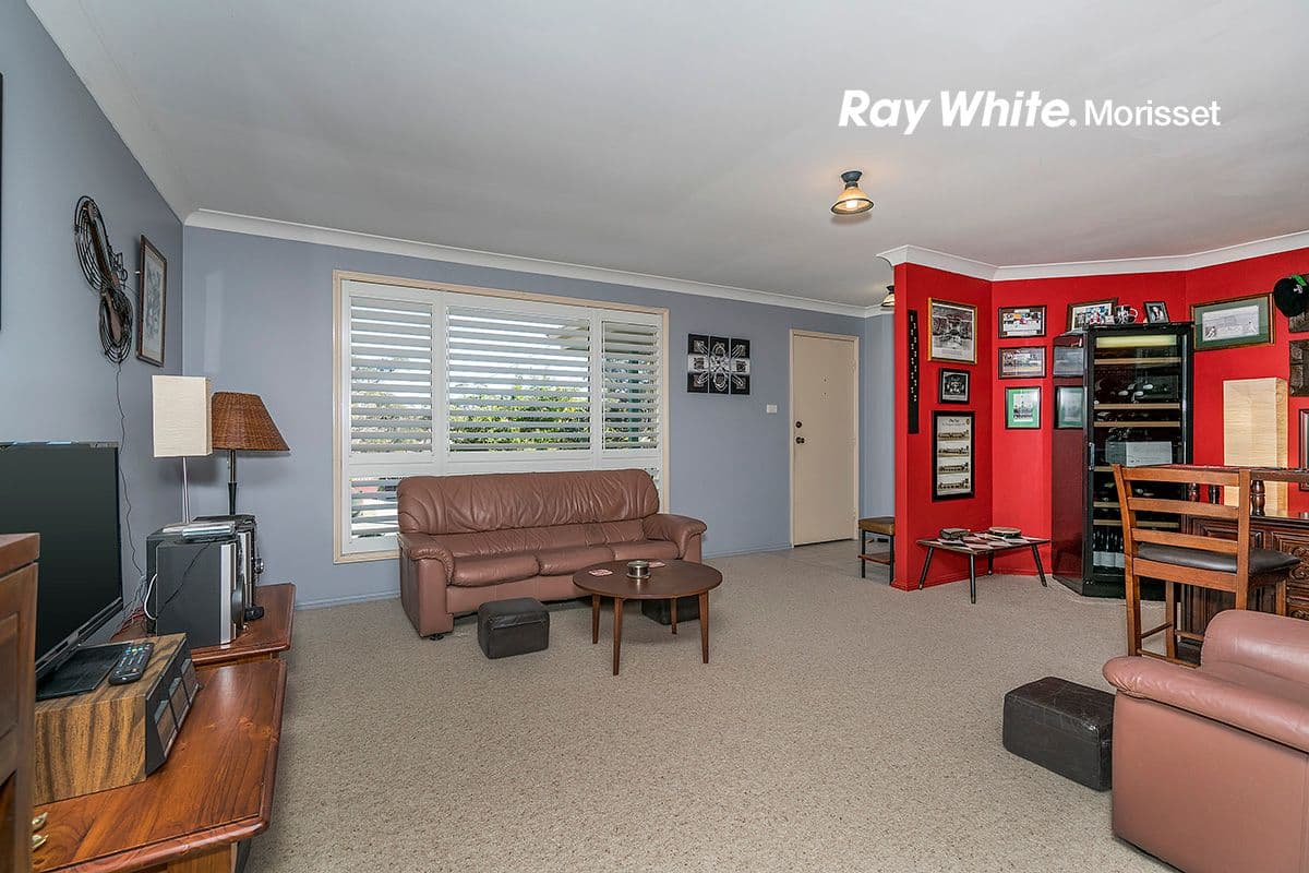 7 Churchill Crescent, Windermere Park - Thumbnail 2