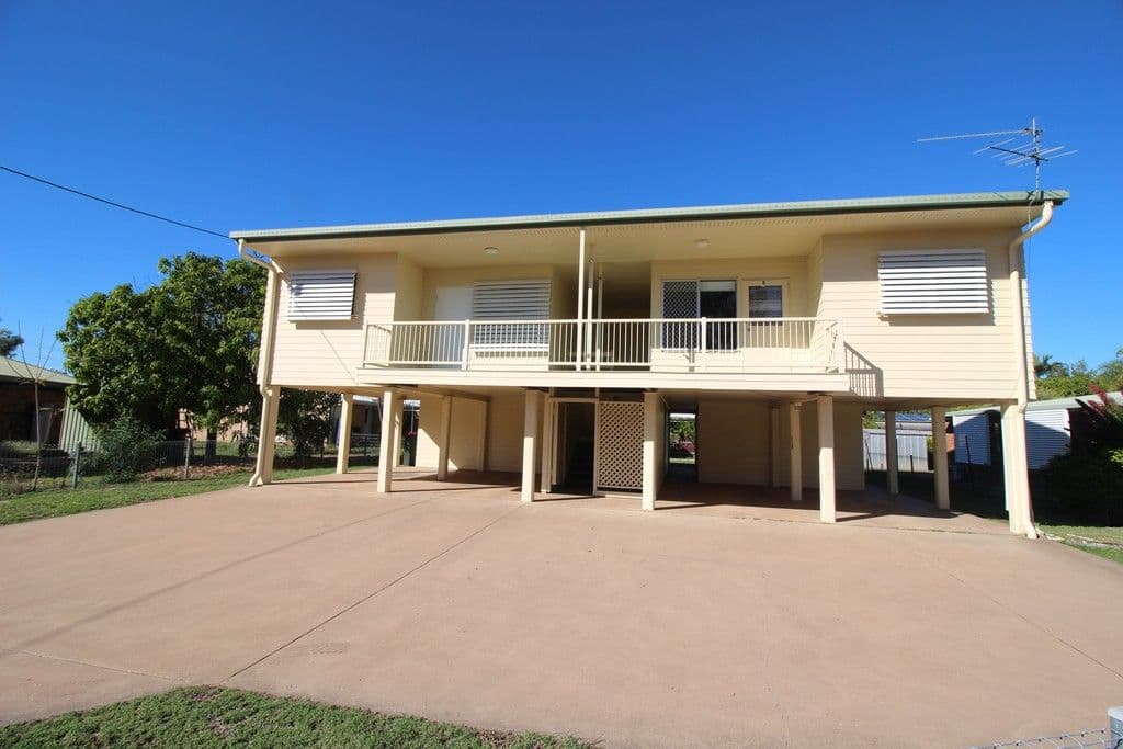 7 Maguire Place, Emerald QLD 4720, Emerald - Image 1