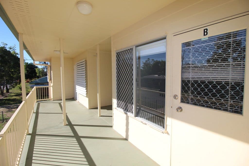 7 Maguire Place, Emerald QLD 4720, Emerald - Thumbnail 2