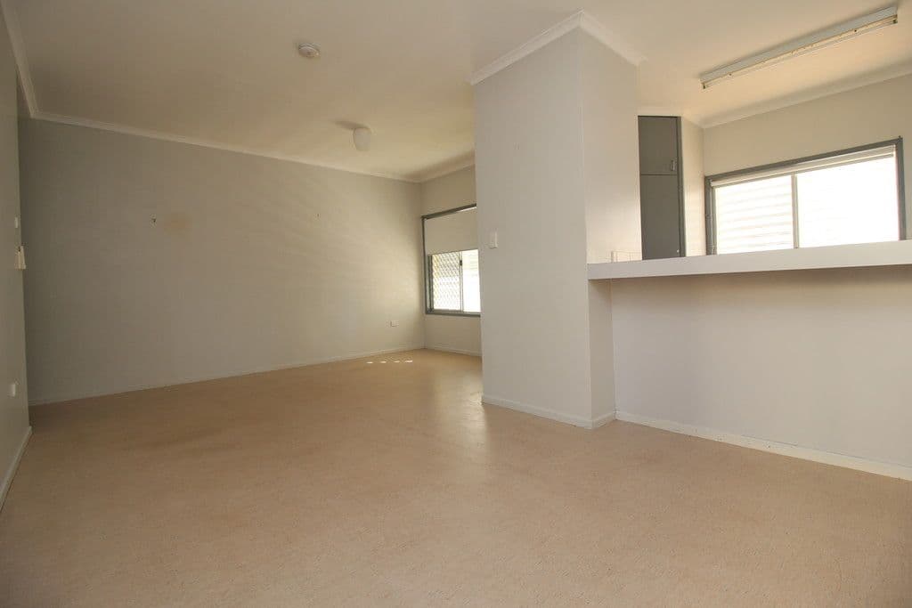 7 Maguire Place, Emerald QLD 4720, Emerald - Thumbnail 6