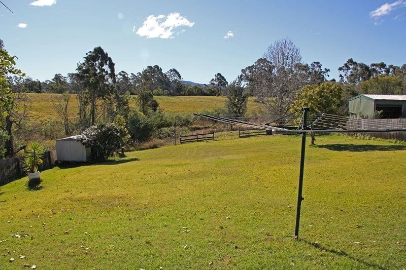 690 Beechwood Road, Beechwood - Thumbnail 4