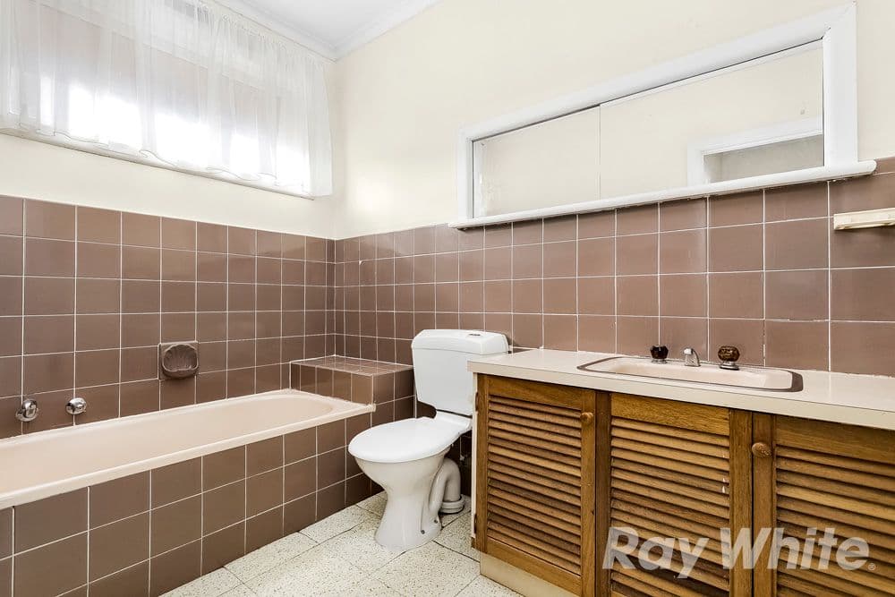 4 Crocus Crescent, Glen Waverley VIC 3150, Glen Waverley - Thumbnail 8