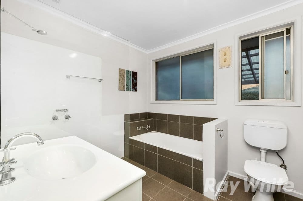 8 Huxley Avenue, Mulgrave VIC 3170, Mulgrave - Thumbnail 8