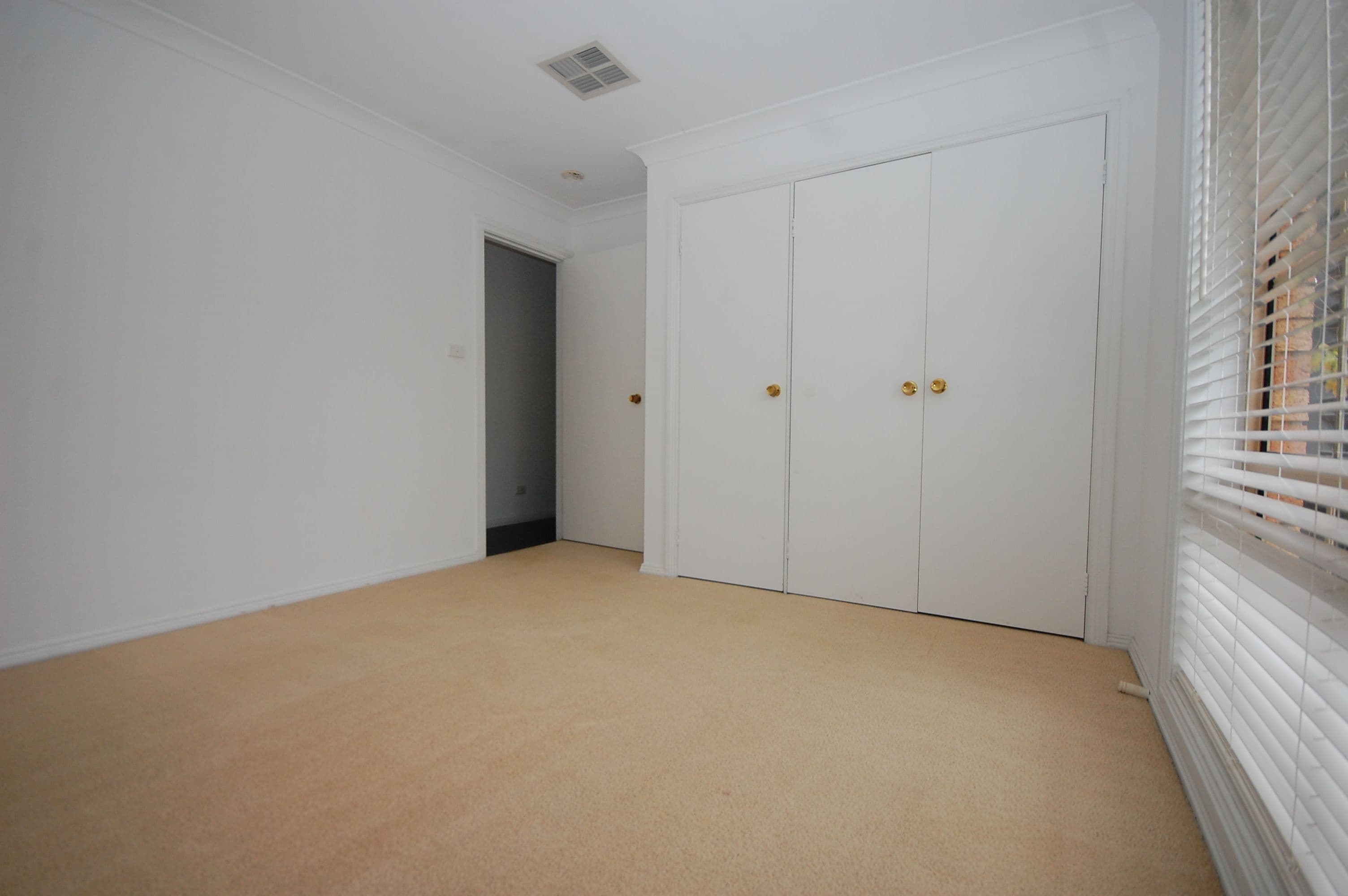 6 Graves Place, Griffith - Thumbnail 6