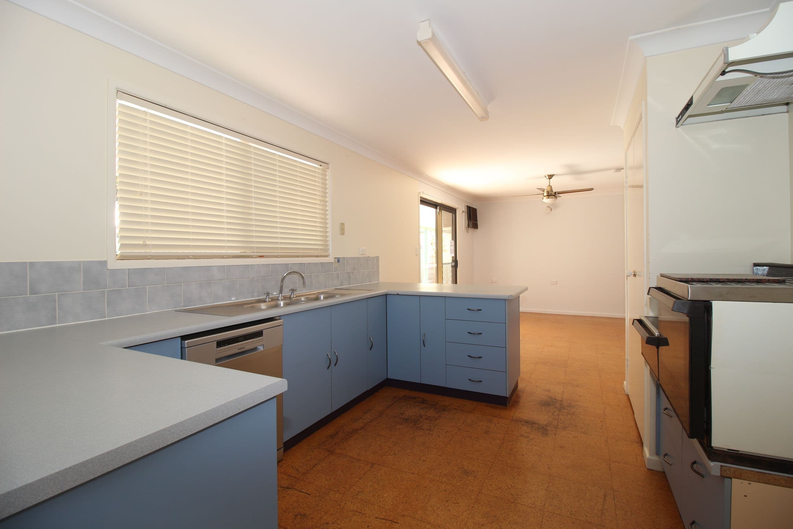5 Gilbert Place, Emerald QLD 4720, Emerald - Thumbnail 5