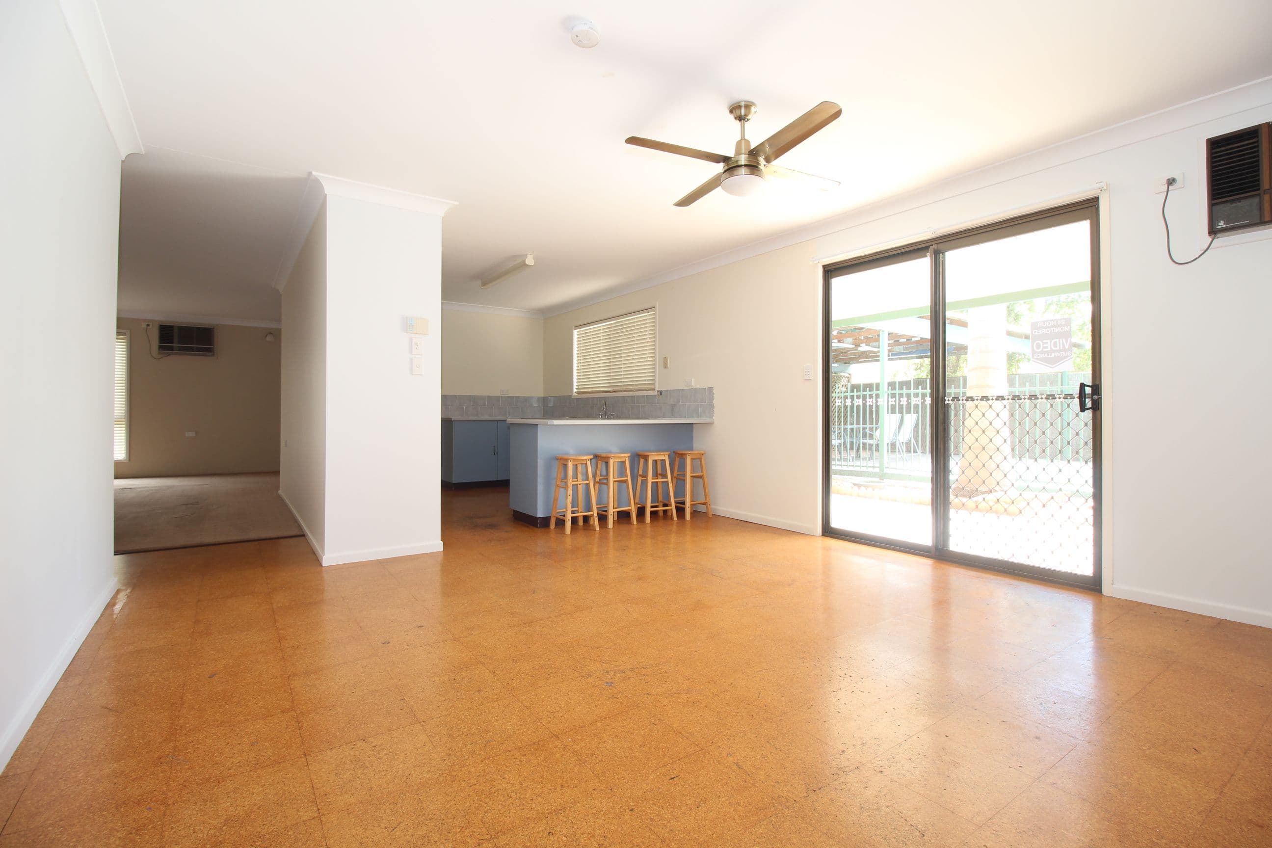 5 Gilbert Place, Emerald QLD 4720, Emerald - Thumbnail 3