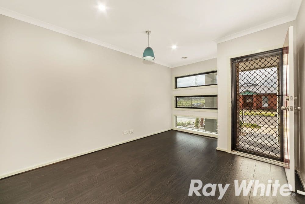 6 Travertine Crescent, Doreen VIC 3754, Doreen - Thumbnail 2