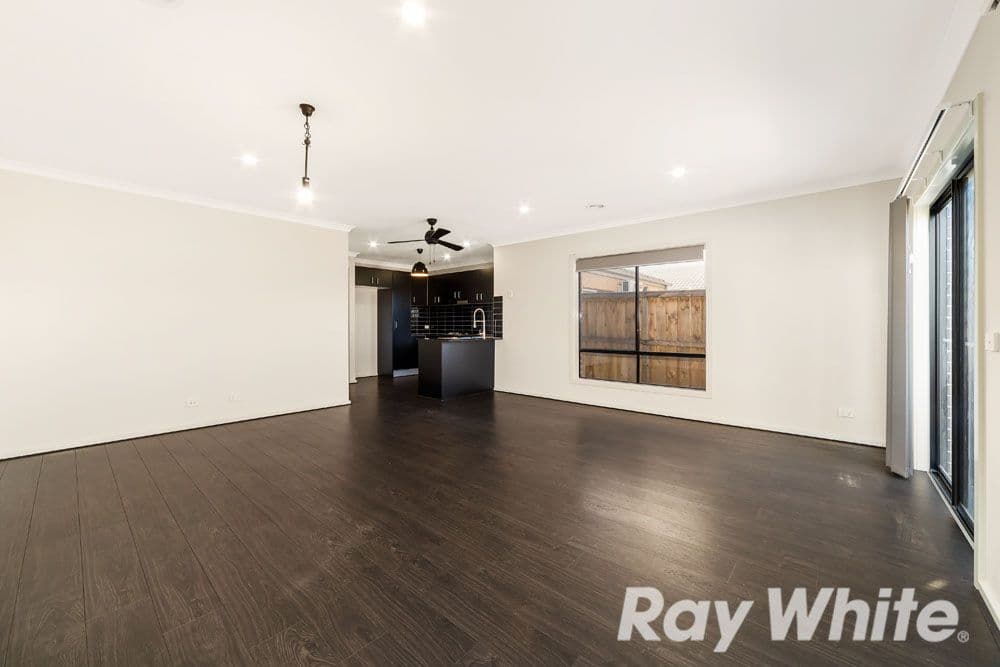 6 Travertine Crescent, Doreen VIC 3754, Doreen - Thumbnail 4