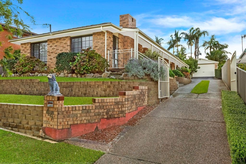 44 Valley View Road, Bateau Bay - Image 1