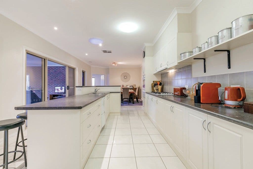 4 Curtin Court, Delacombe  Victoria  3356, Australia, Delacombe - Thumbnail 3