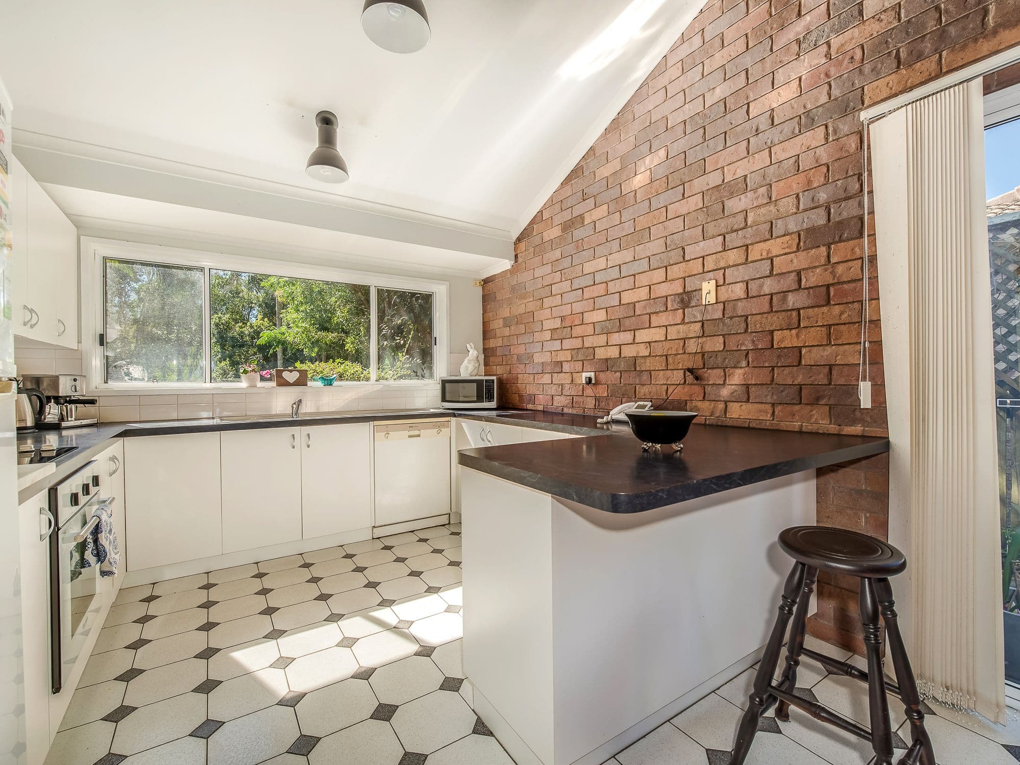 23 Hooper Crescent, Tewantin QLD 4565, Tewantin - Thumbnail 3