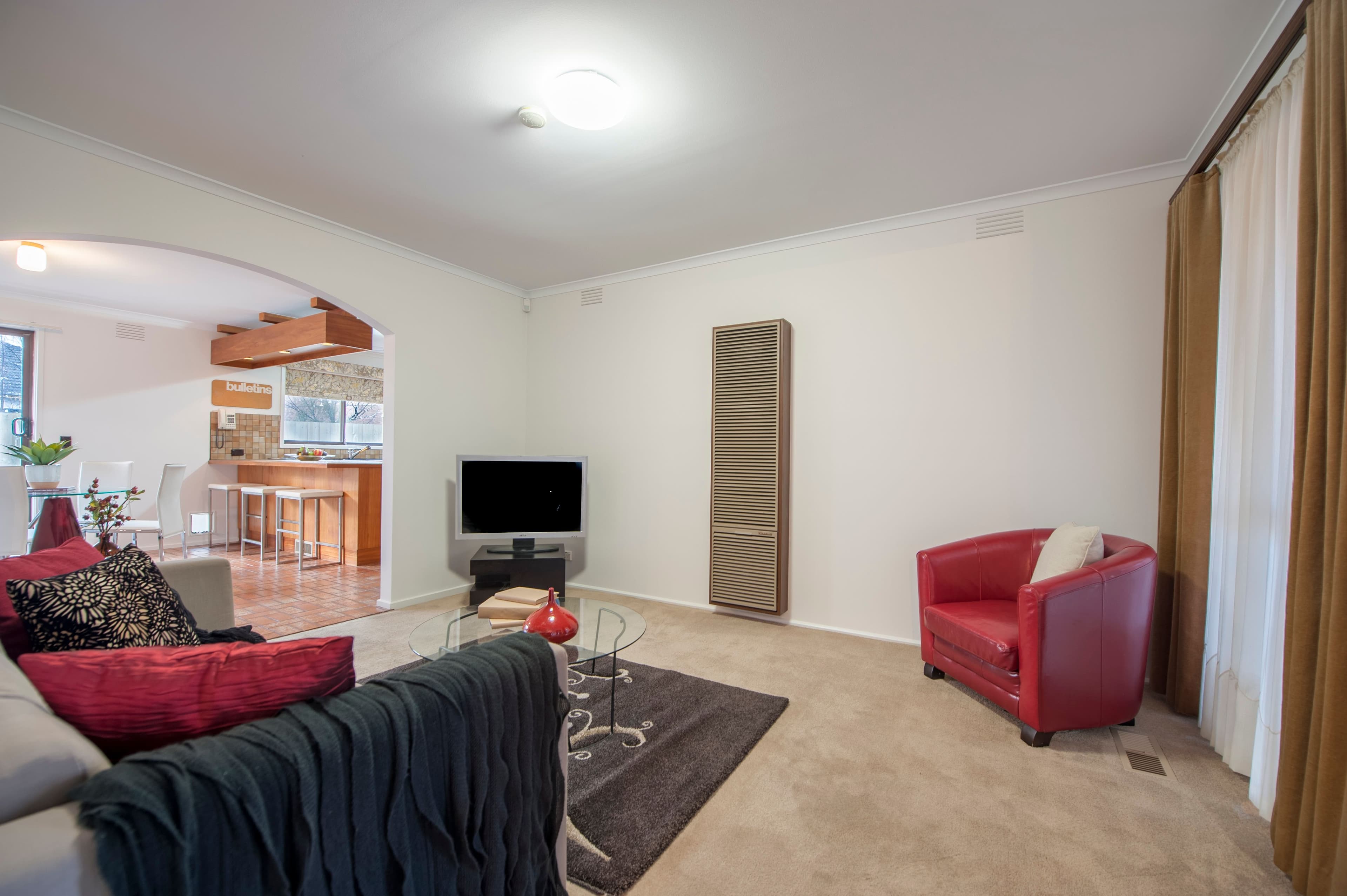 12 Hobbs Crescent, Reservoir VIC 3073, Reservoir - Thumbnail 2