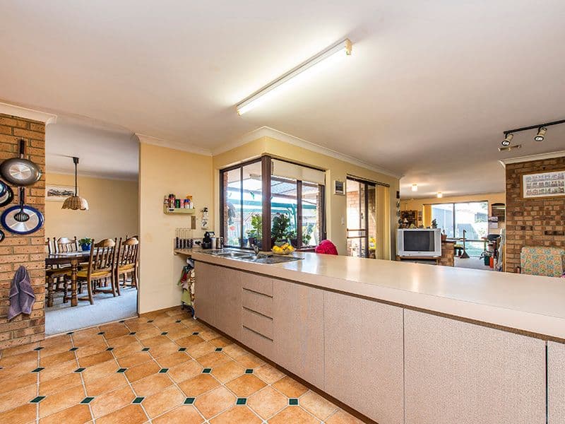 11 Murphy Way, Warnbro WA 6169, Warnbro - Thumbnail 3