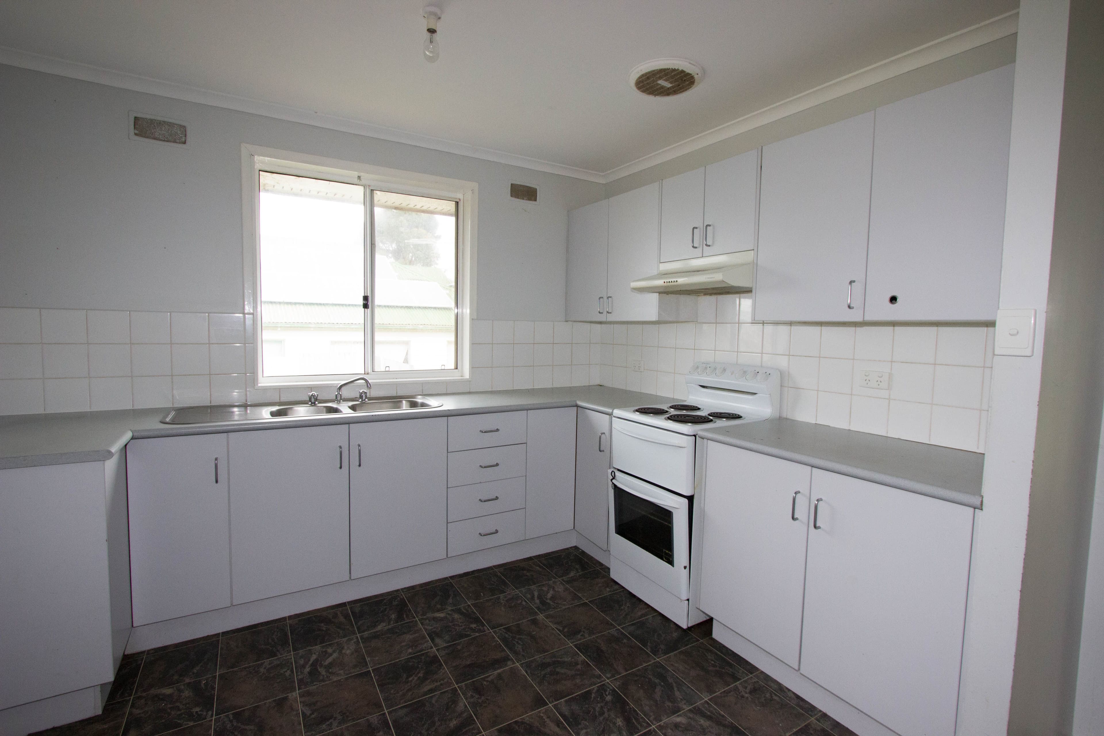 8 Frank Street, Narrandera - Thumbnail 5
