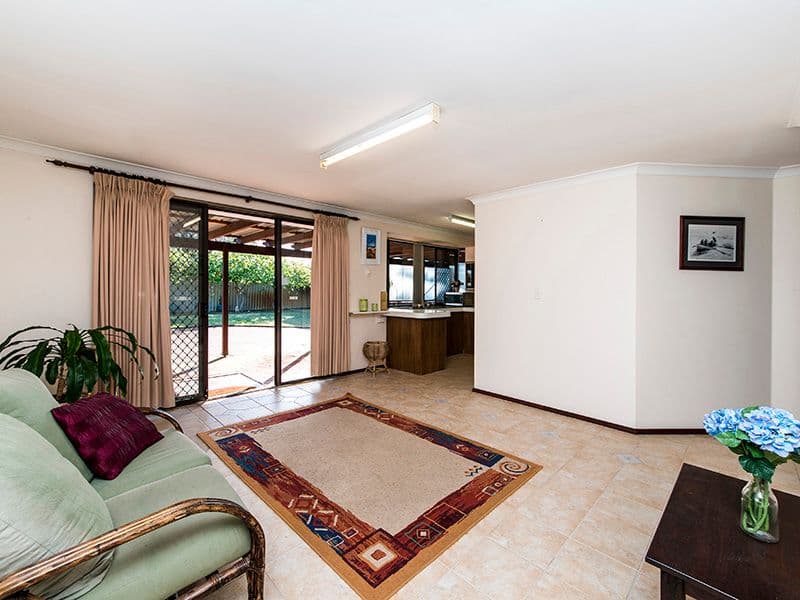 86 Seabrooke Avenue, Rockingham WA 6168, Rockingham - Thumbnail 5
