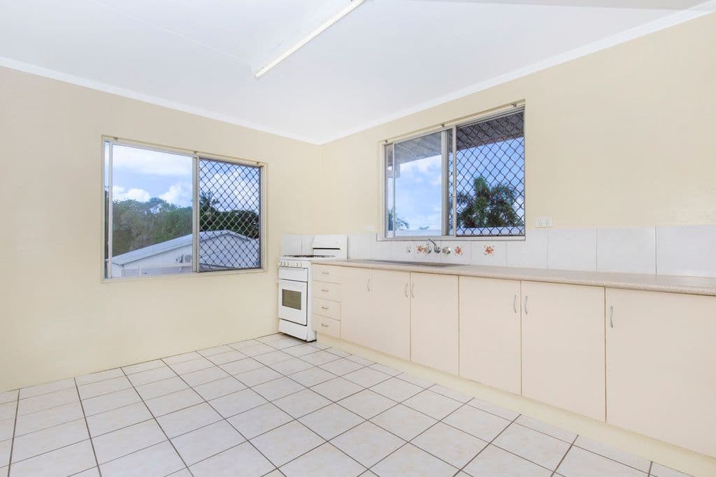 180 McManus Street, Whitfield QLD 4870, Whitfield - Thumbnail 2
