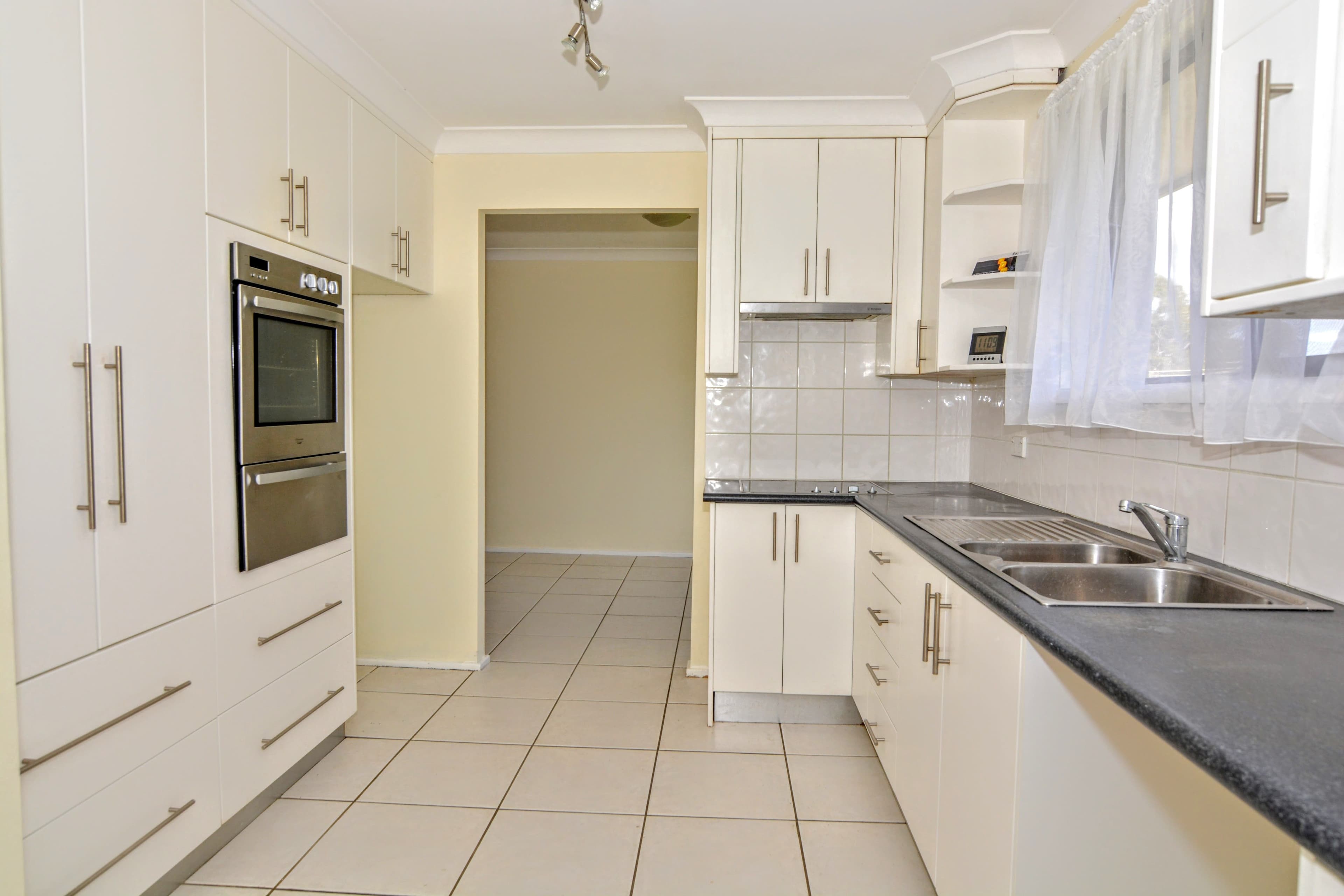 25 North Crescent, North Gosford - Image 1