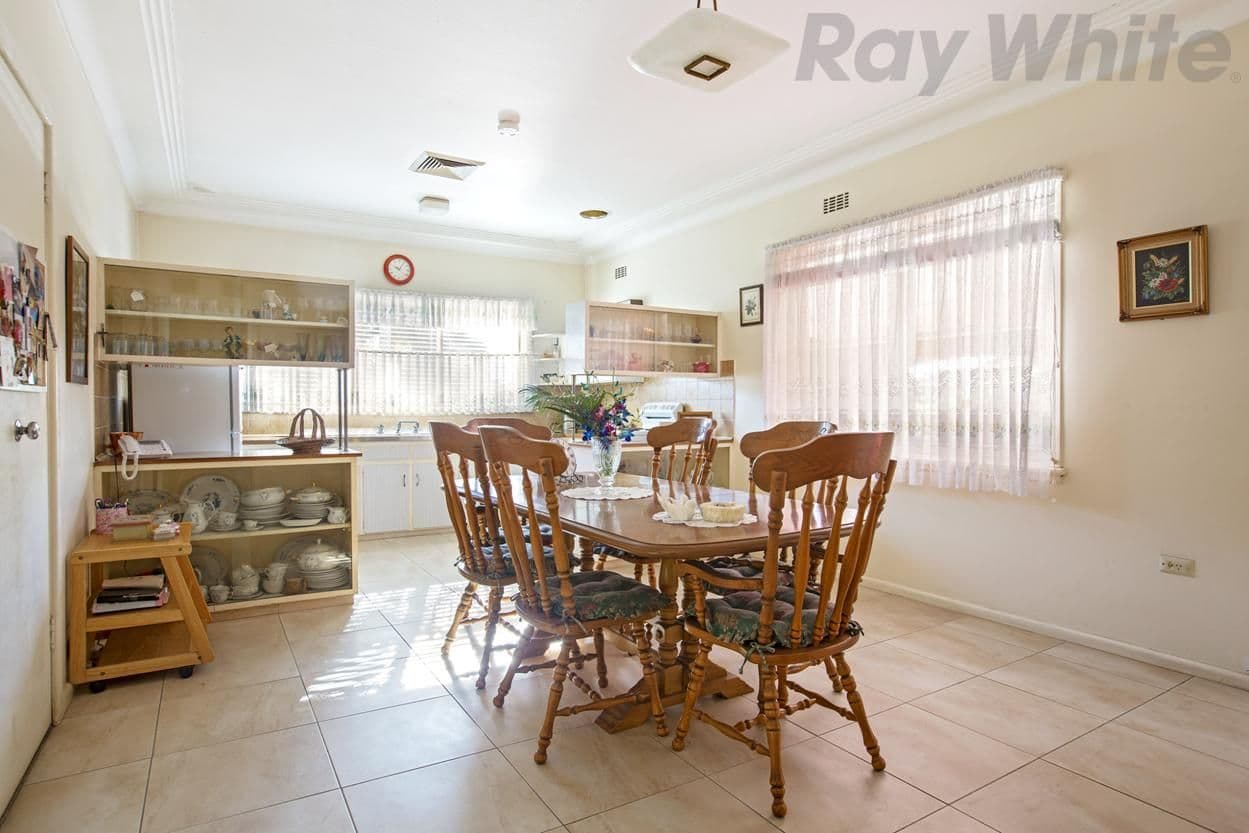 8 Lismore Close, Bossley Park - Thumbnail 2
