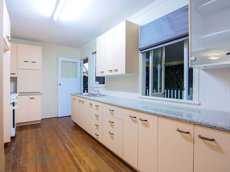 24 Bineen Street, Carina QLD 4152, Carina - Thumbnail 2