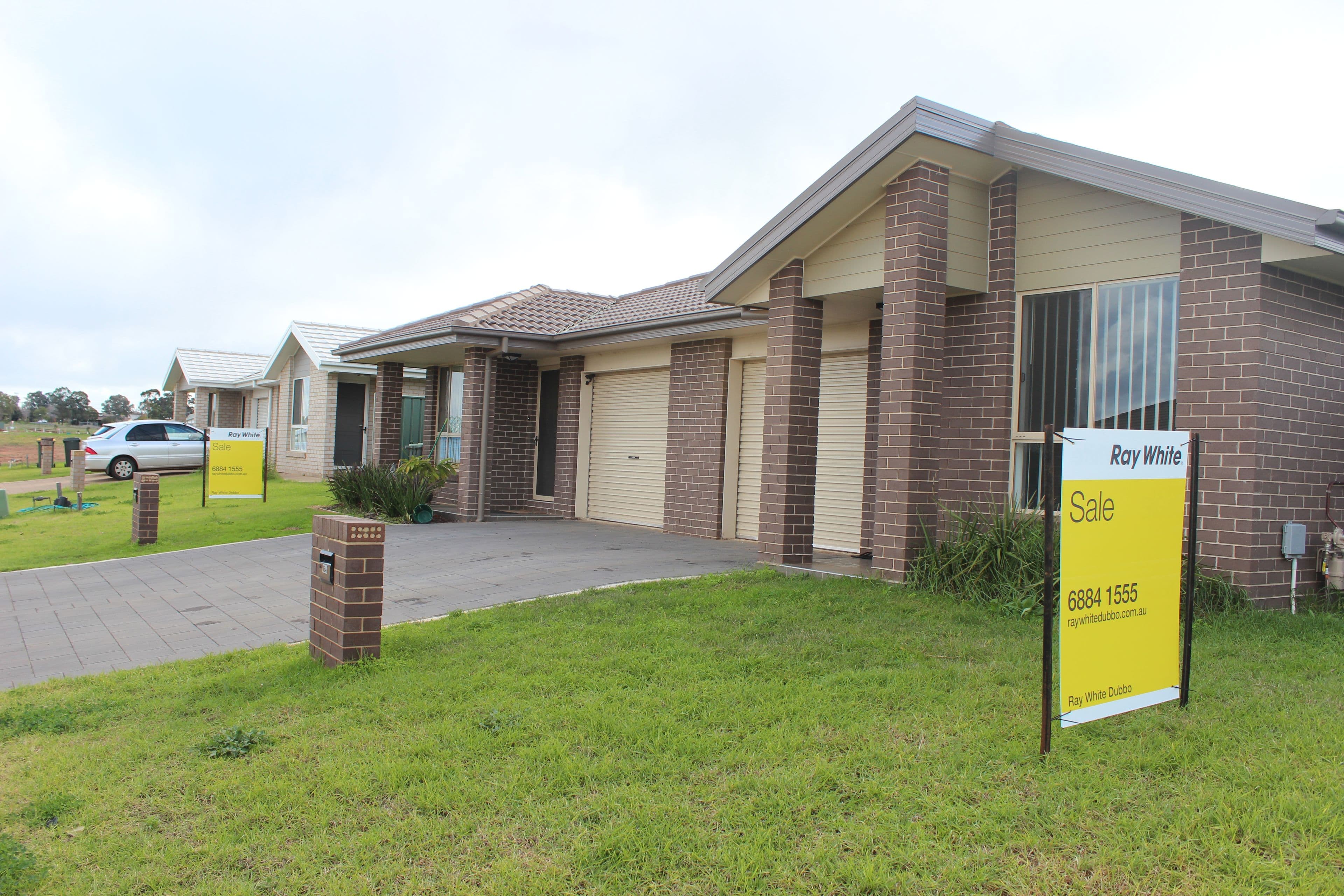 16A and 16B Magnolia Boulevard, Dubbo NSW 2830, Dubbo - Image 1