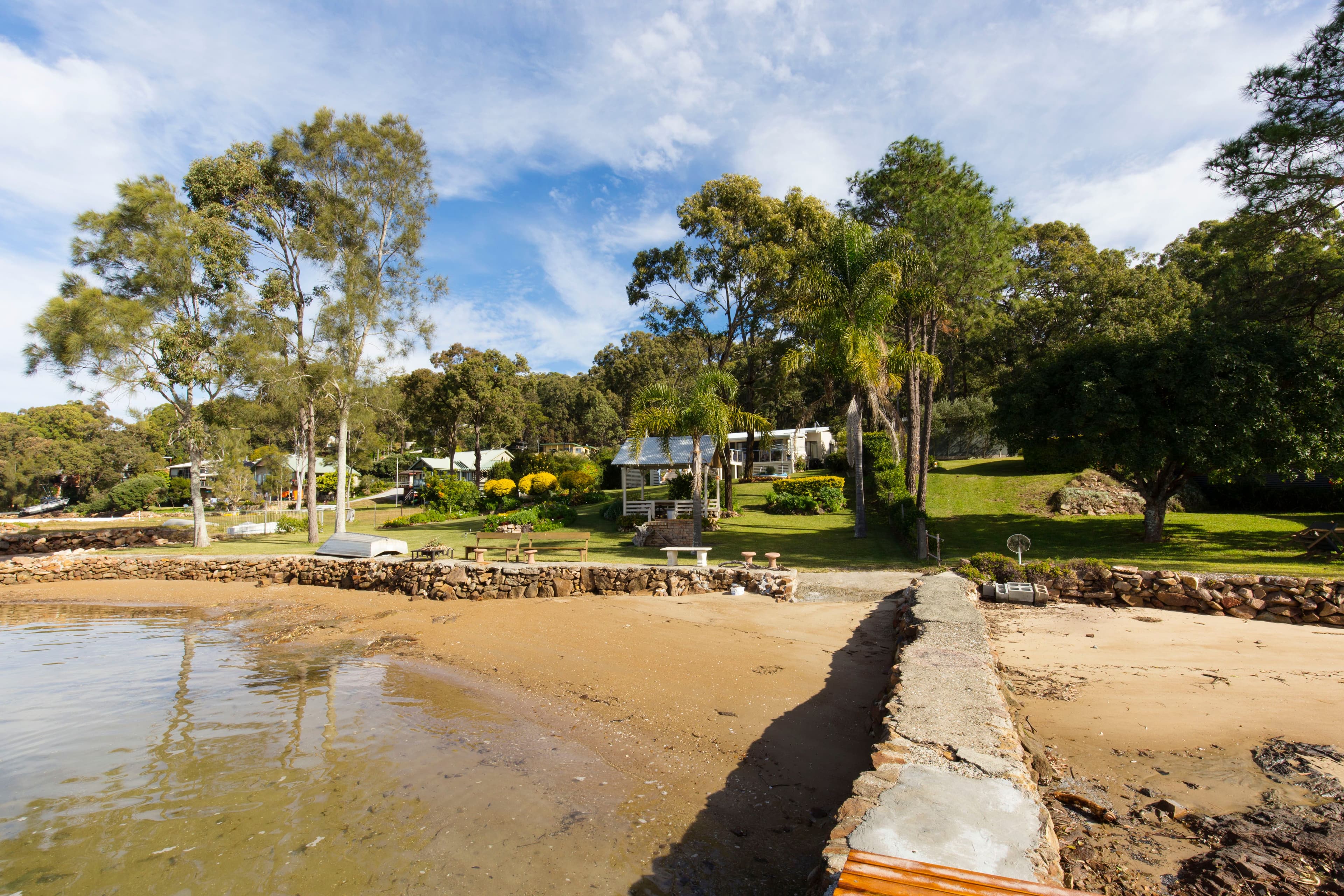 102 Cove Boulevard, North Arm Cove - Thumbnail 3
