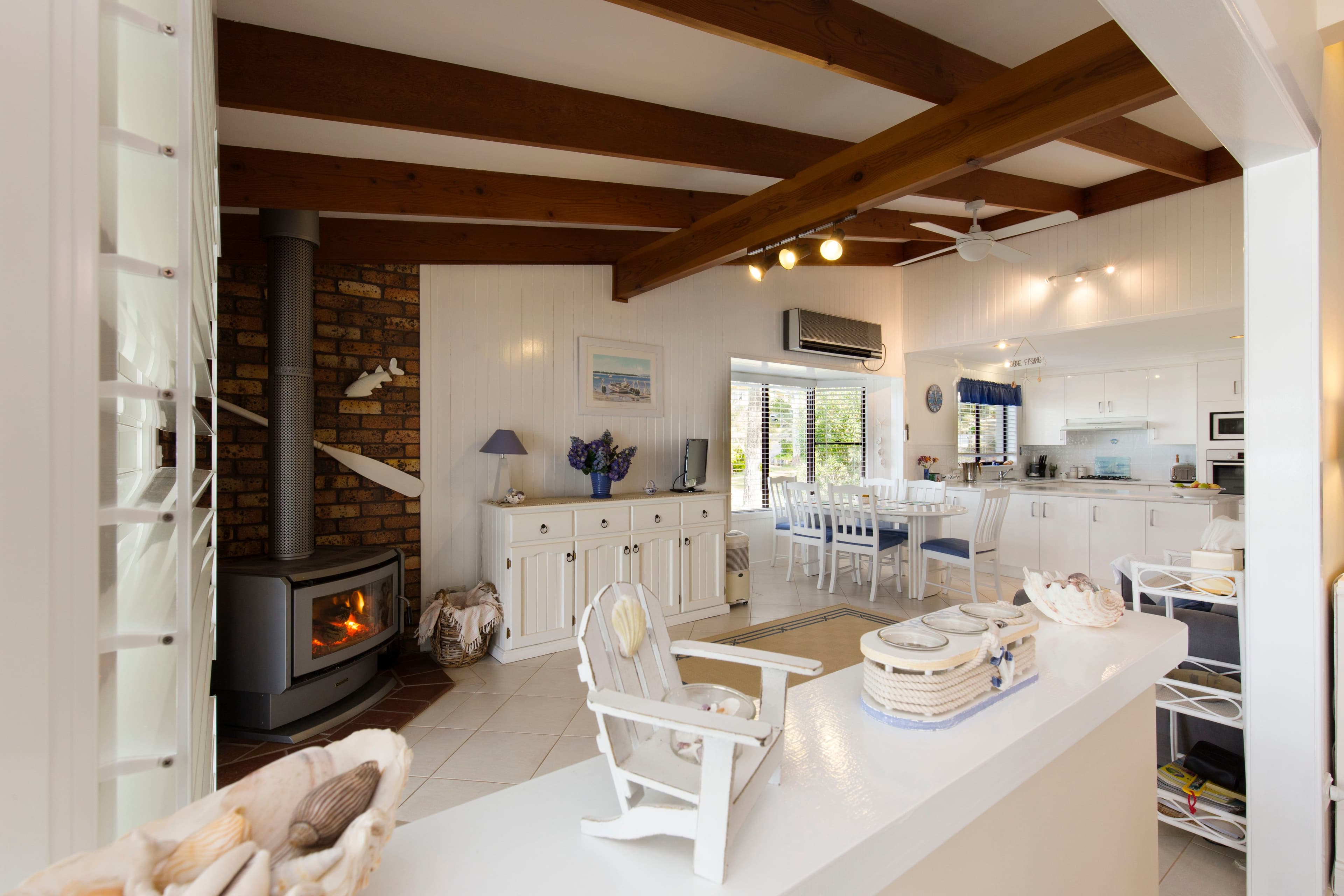 102 Cove Boulevard, North Arm Cove - Thumbnail 5