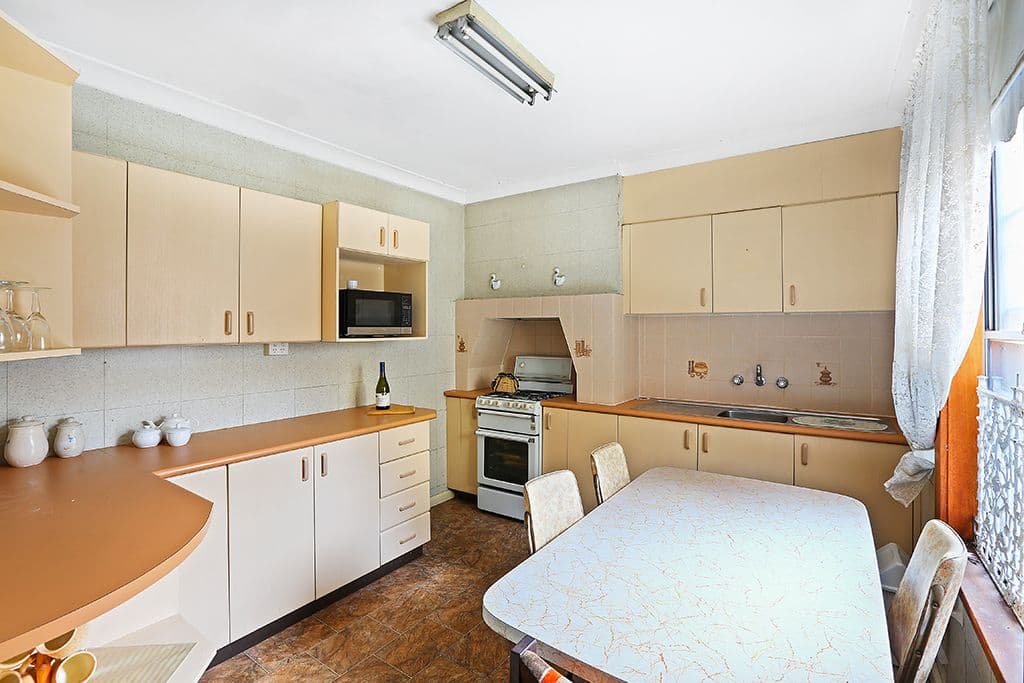 6 Searl Street, Petersham - Thumbnail 6