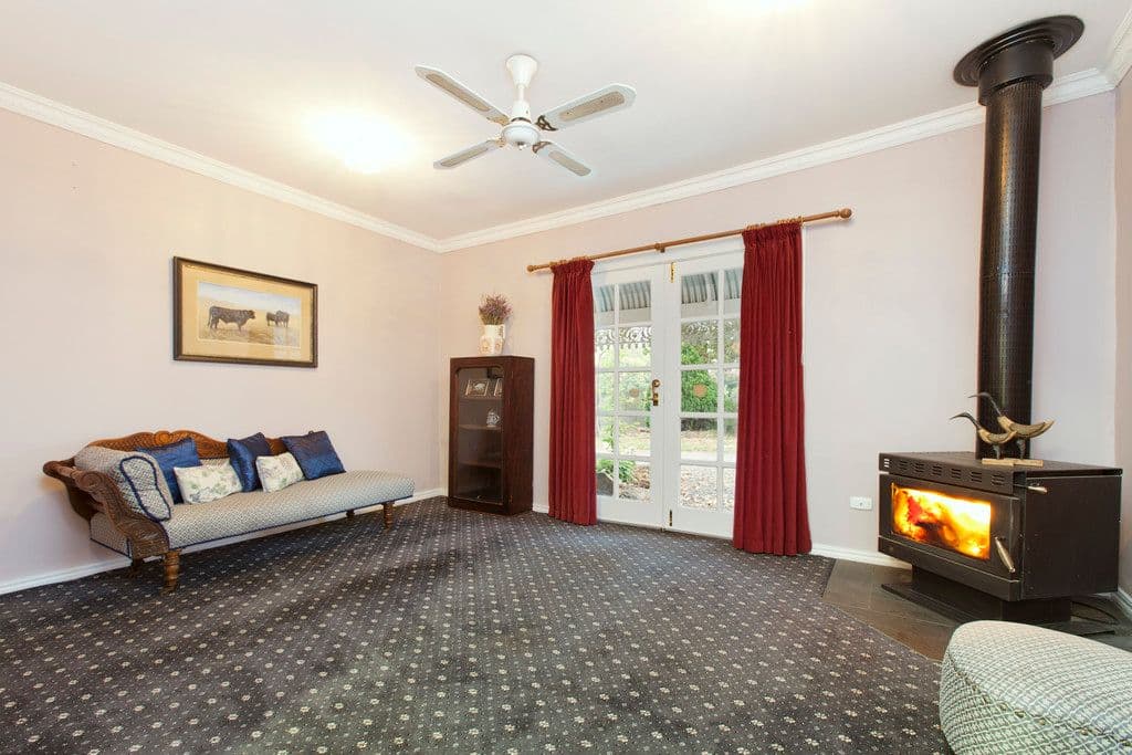 39 Service Street, Clunes VIC 3370, Clunes - Thumbnail 4