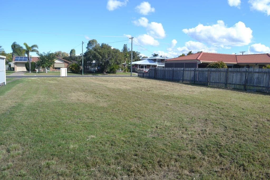 21 South Street, Urangan QLD 4655, Urangan - Thumbnail 2