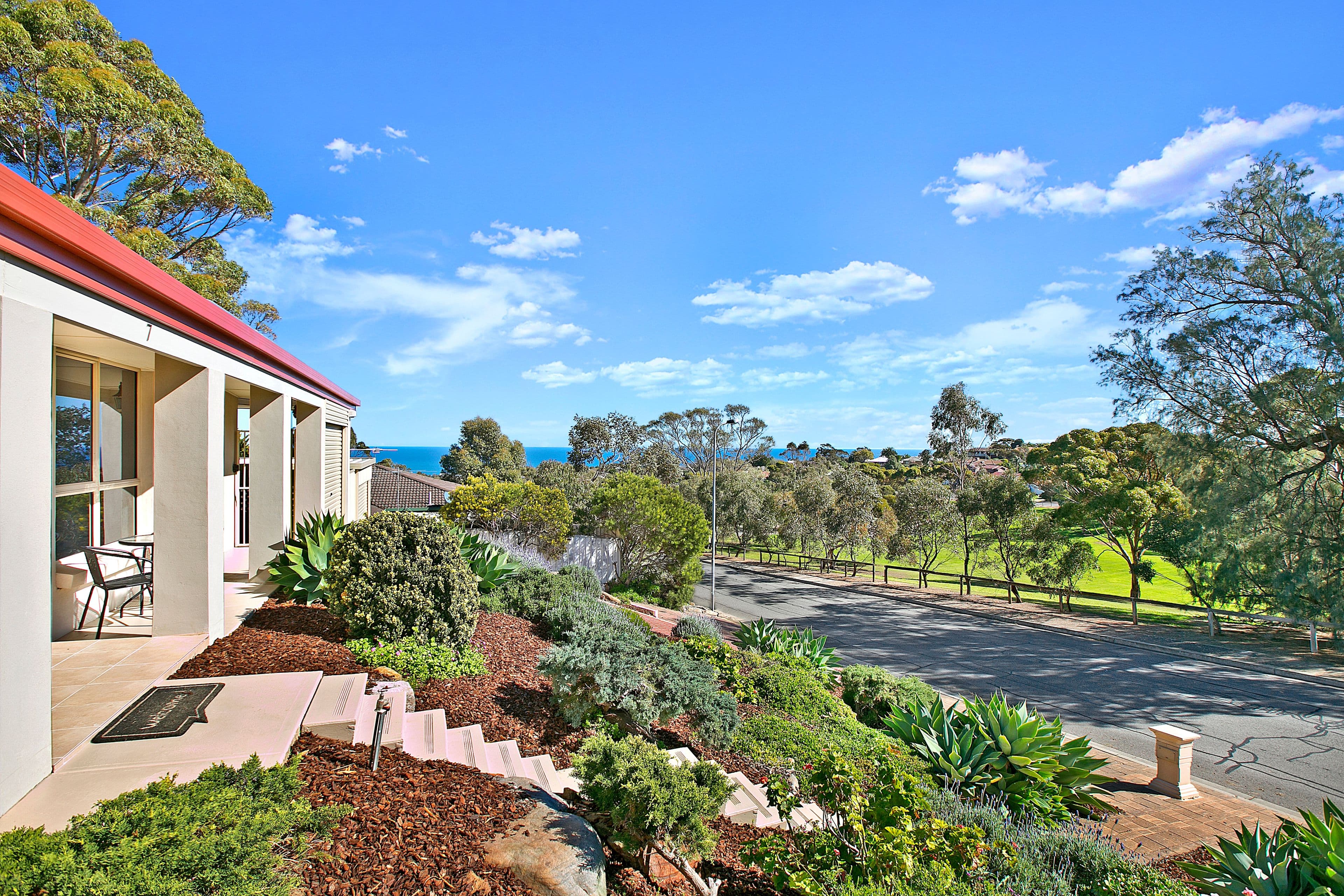 7 Narida Street, Hallett Cove SA 5158, Hallett Cove - Thumbnail 2
