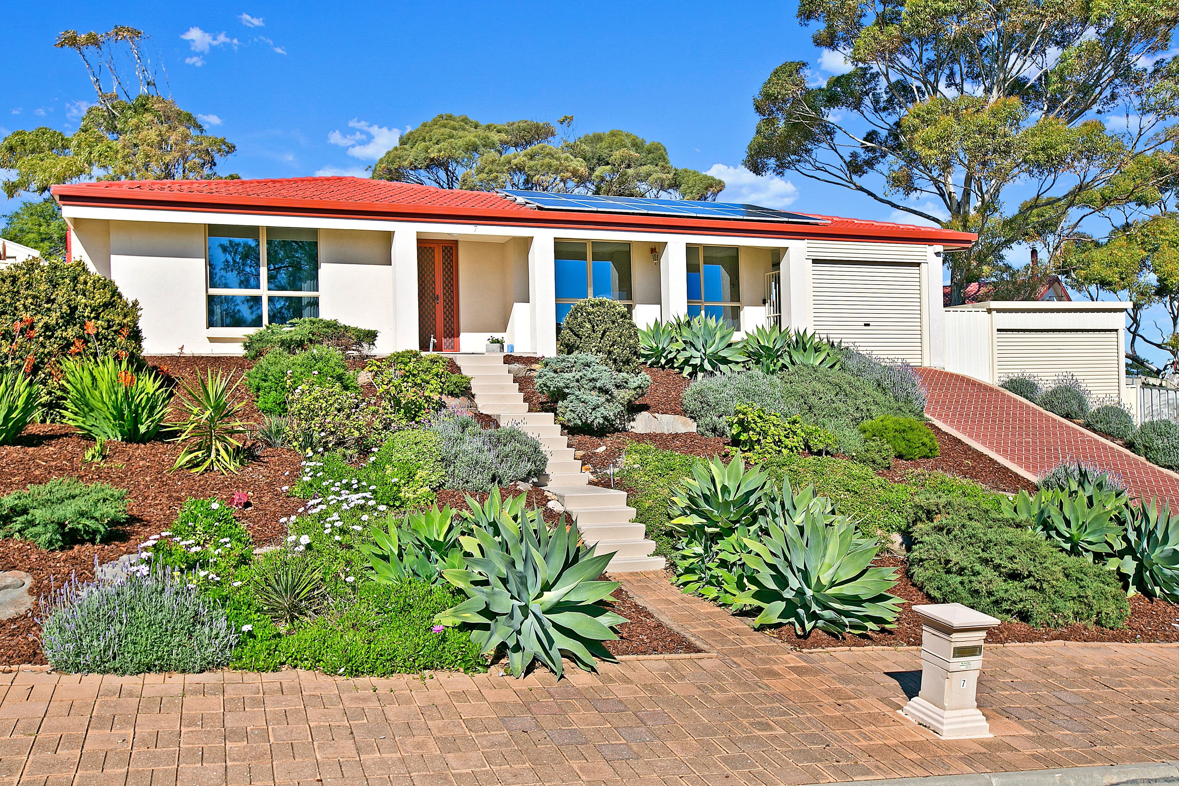 7 Narida Street, Hallett Cove SA 5158, Hallett Cove - Image 1